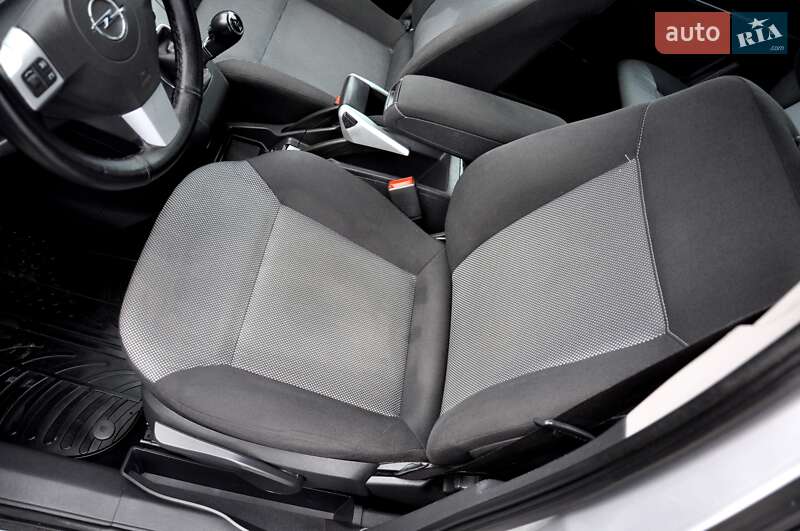 Минивэн Opel Zafira 2009 в Львове