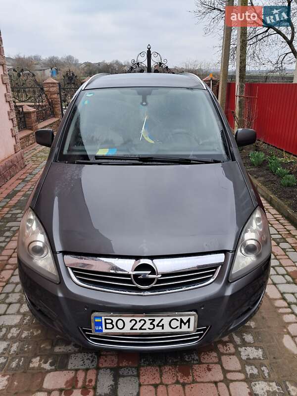 Минивэн Opel Zafira 2010 в Тернополе