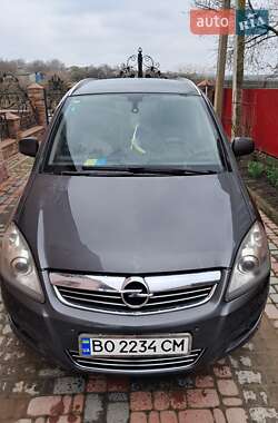 Минивэн Opel Zafira 2010 в 