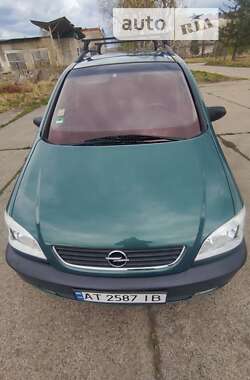 Минивэн Opel Zafira 2001 в Надворной