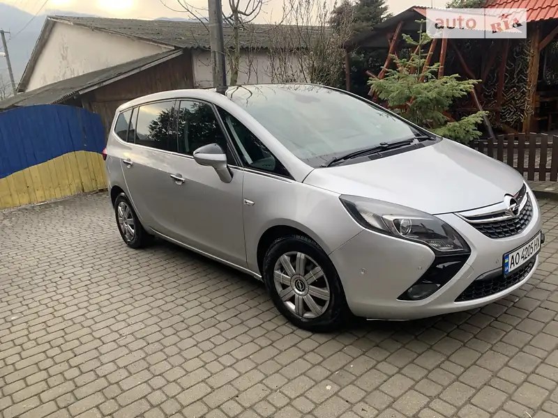 Opel Zafira 2012