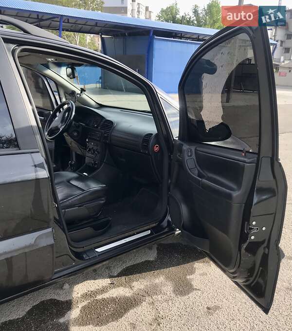 Мінівен Opel Zafira 2001 в Херсоні