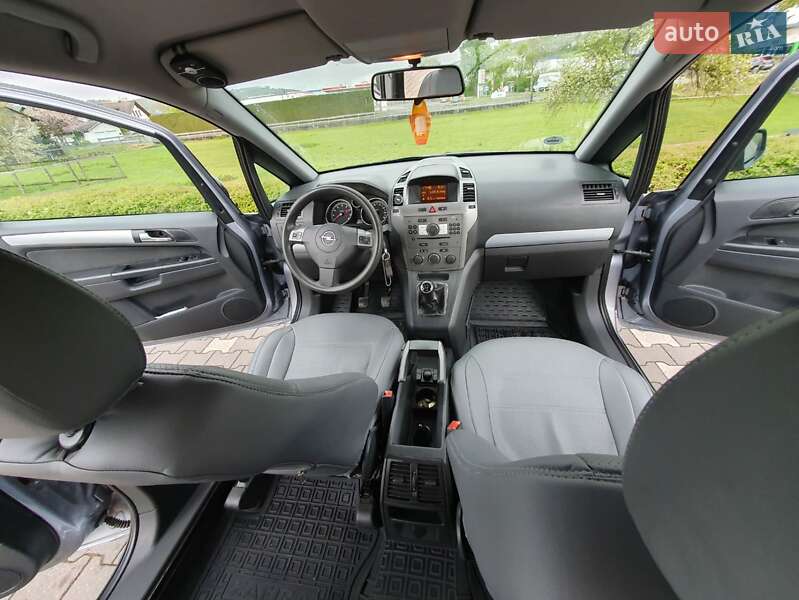 Мінівен Opel Zafira 2007 в Луцьку