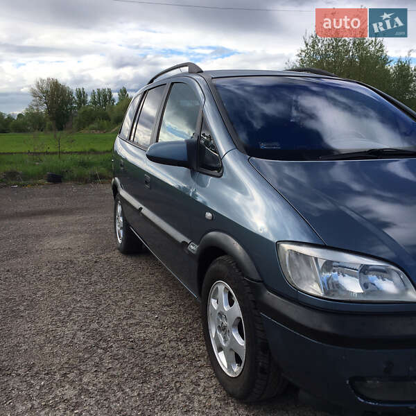 Минивэн Opel Zafira 2001 в Ивано-Франковске
