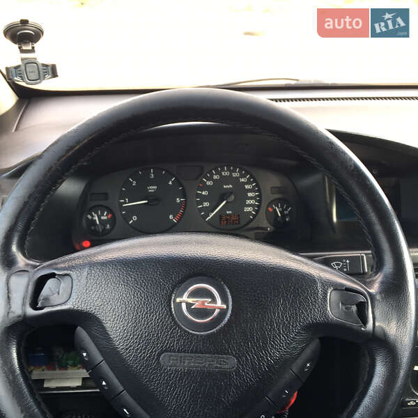 Минивэн Opel Zafira 2001 в Ивано-Франковске