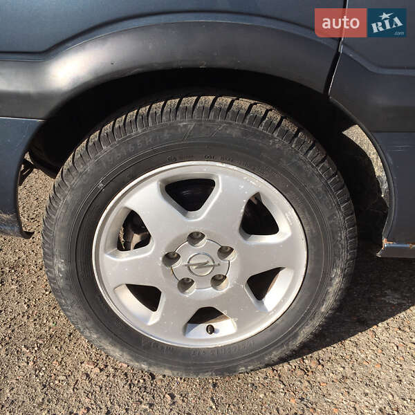 Минивэн Opel Zafira 2001 в Ивано-Франковске