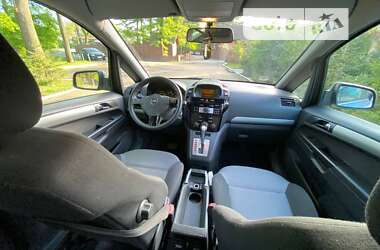 Минивэн Opel Zafira 2010 в Гайсине