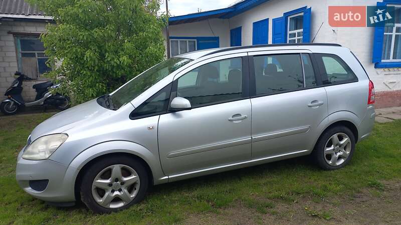 Минивэн Opel Zafira 2008 в Черкассах