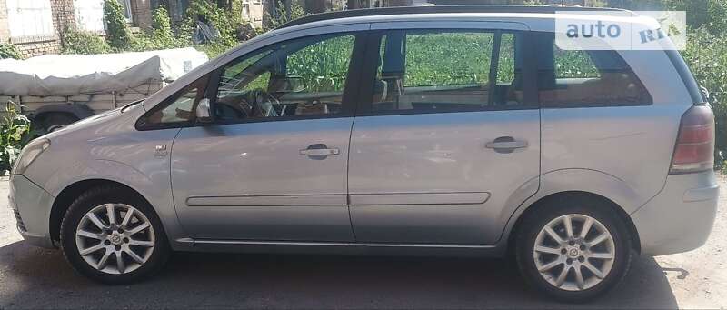 Минивэн Opel Zafira 2006 в Полтаве