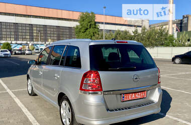 Минивэн Opel Zafira 2008 в Луцке