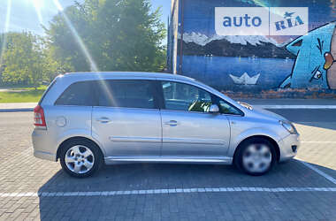 Минивэн Opel Zafira 2008 в Луцке