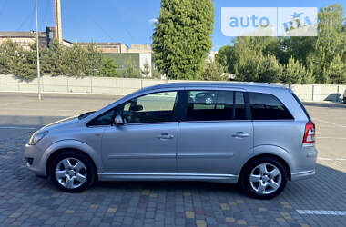 Минивэн Opel Zafira 2008 в Луцке