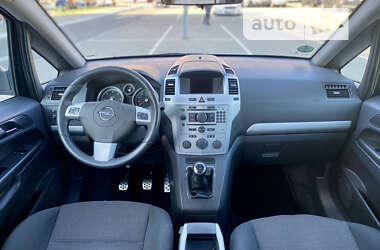 Минивэн Opel Zafira 2008 в Луцке