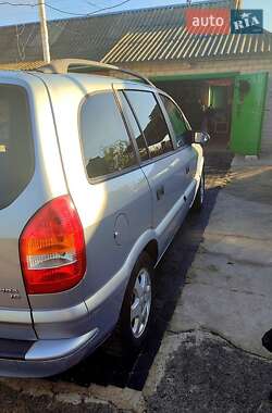 Минивэн Opel Zafira 2002 в Павлограде