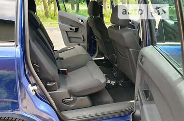 Минивэн Opel Zafira 2010 в Киеве