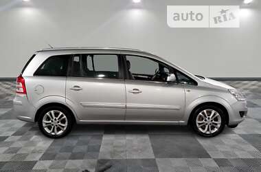 Минивэн Opel Zafira 2011 в Обухове