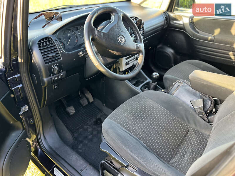 Мінівен Opel Zafira 2003 в Деражні