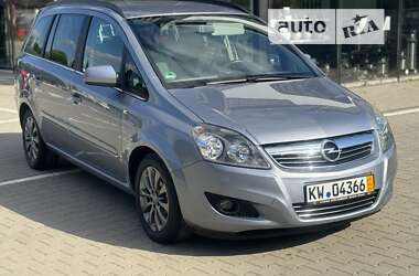 Минивэн Opel Zafira 2011 в Виннице