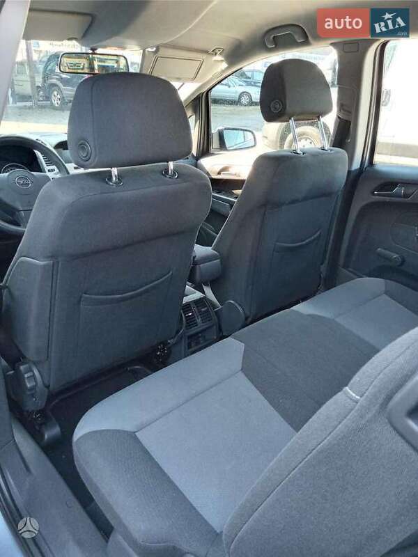 Мінівен Opel Zafira 2009 в Кельменцях