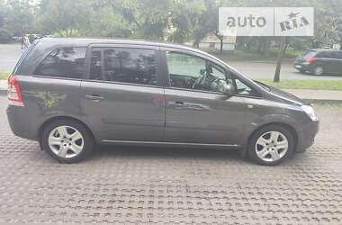 Минивэн Opel Zafira 2009 в Киеве