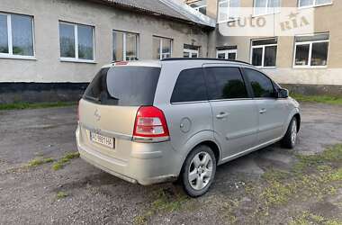 Минивэн Opel Zafira 2010 в Ужгороде