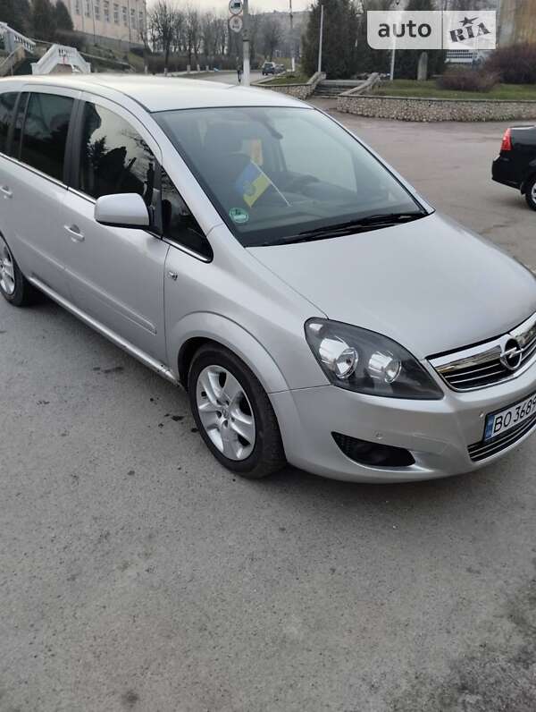 Минивэн Opel Zafira 2011 в Тернополе