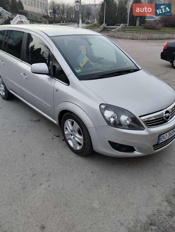 Opel Zafira 2011