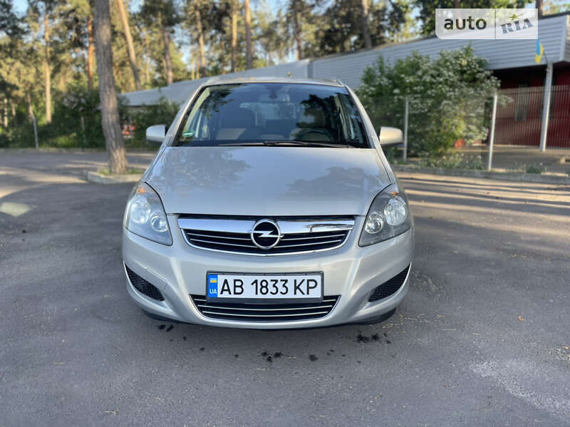 Мінівен Opel Zafira 2010 в Вінниці