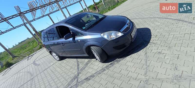 Минивэн Opel Zafira 2009 в Луцке