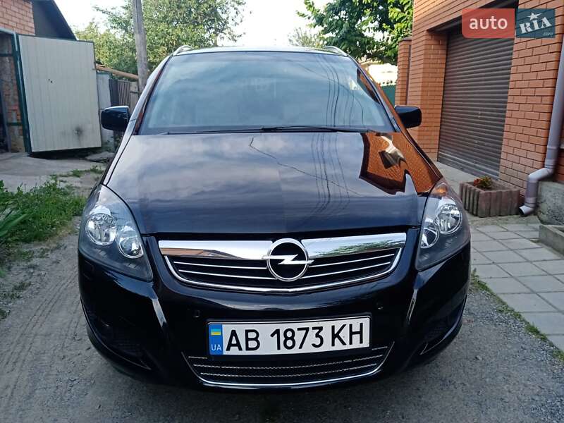 Минивэн Opel Zafira 2011 в Виннице