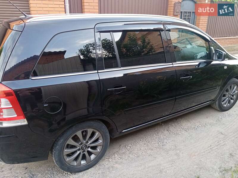 Минивэн Opel Zafira 2011 в Виннице