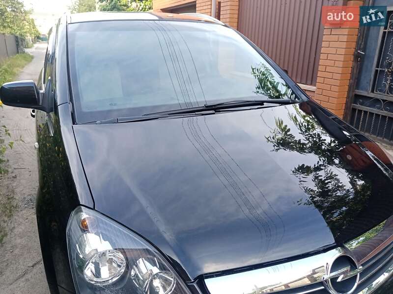 Минивэн Opel Zafira 2011 в Виннице