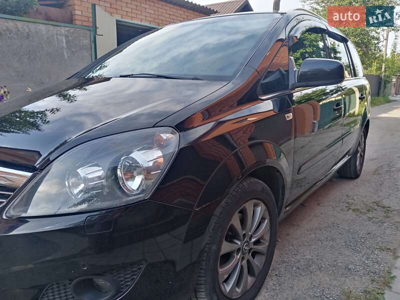 Минивэн Opel Zafira 2011 в Виннице