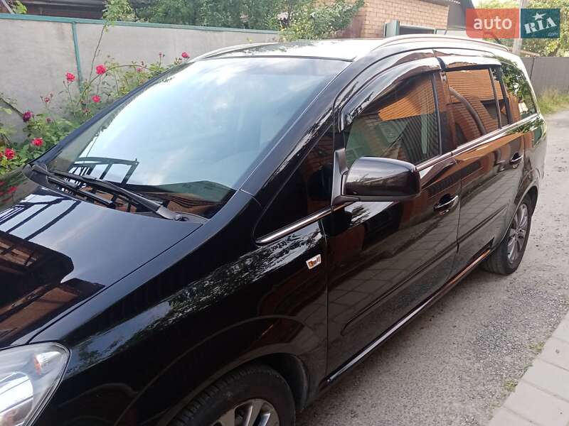 Минивэн Opel Zafira 2011 в Виннице