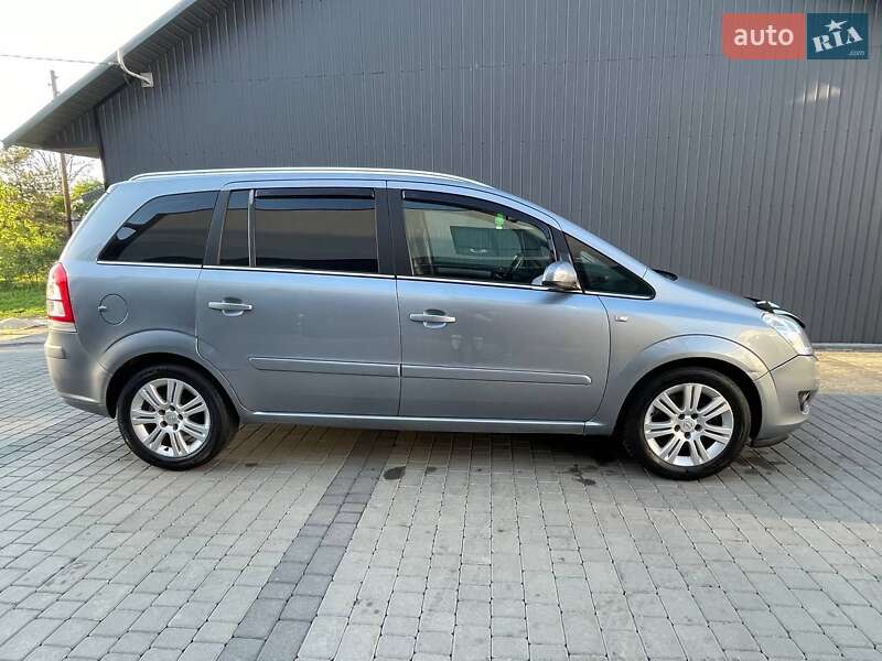 Мінівен Opel Zafira 2008 в Рожнятові