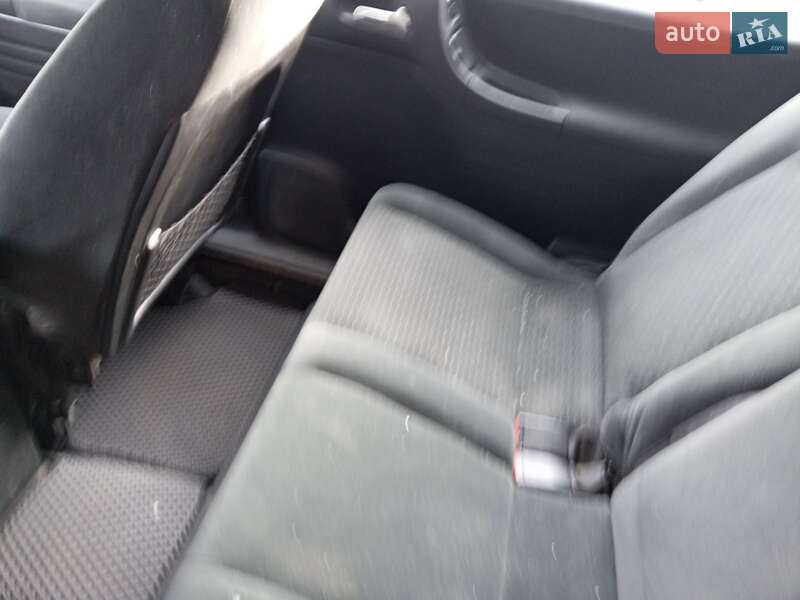 Минивэн Opel Zafira 2004 в Киеве