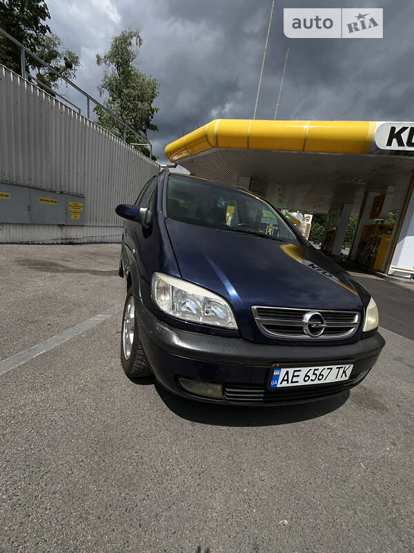 Минивэн Opel Zafira 1999 в Киеве