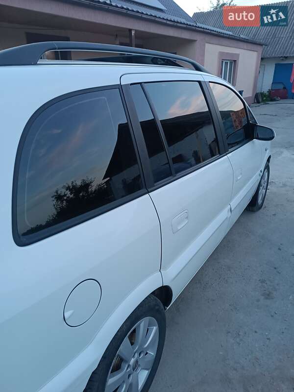 Минивэн Opel Zafira 2004 в Белой Церкви