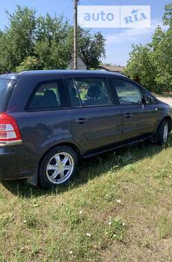 Минивэн Opel Zafira 2008 в Вольногорске