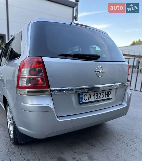 Мінівен Opel Zafira 2009 в Умані