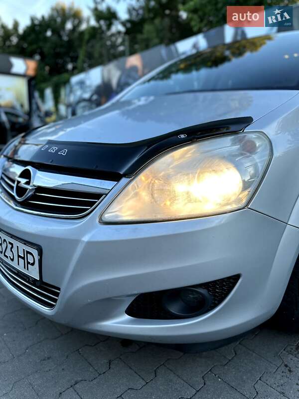 Мінівен Opel Zafira 2009 в Умані