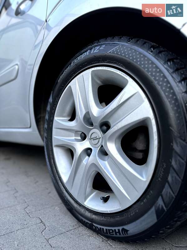 Мінівен Opel Zafira 2009 в Умані