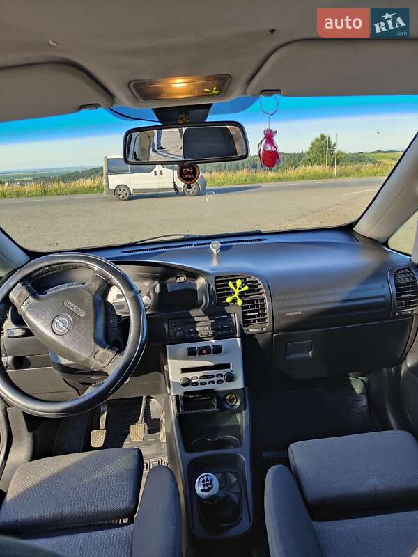 Минивэн Opel Zafira 2003 в Львове