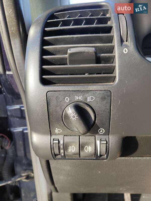 Минивэн Opel Zafira 2003 в Львове
