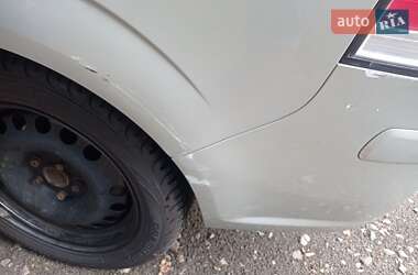 Минивэн Opel Zafira 2005 в 