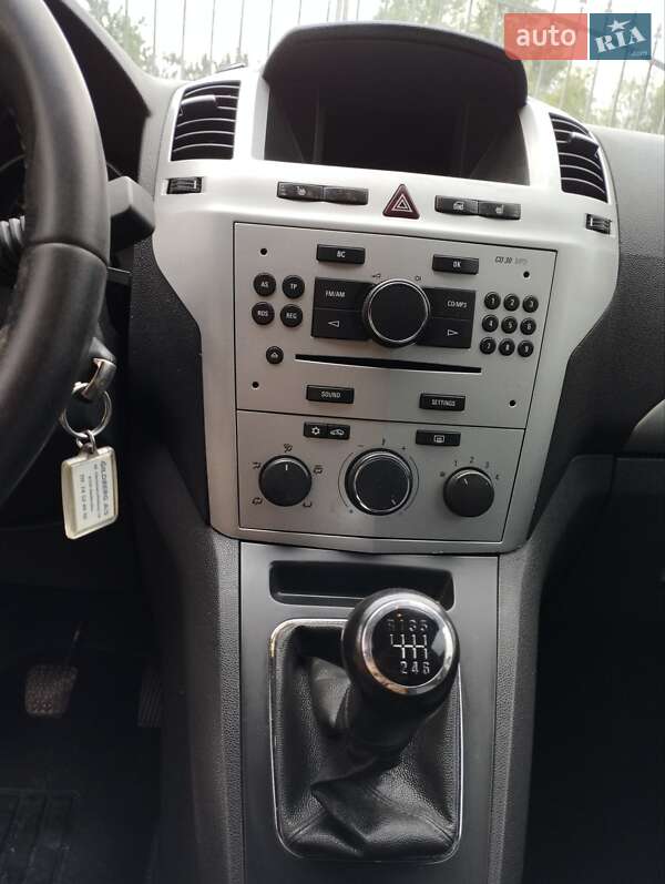 Мінівен Opel Zafira 2010 в Луцьку