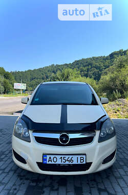 Минивэн Opel Zafira 2013 в Рахове