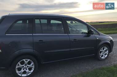 Минивэн Opel Zafira 2011 в Лысянке