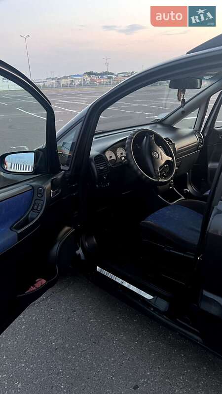 Минивэн Opel Zafira 2001 в Одессе