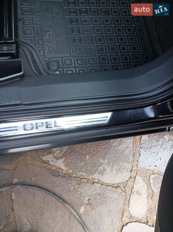 Минивэн Opel Zafira 2010 в Мукачево